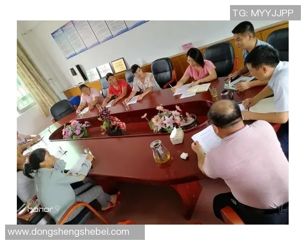 英超聚焦羽毛球重庆羽毛球队个人能力提升与团队协作的深度探讨 英超聚焦羽毛球重庆羽毛球队个人能力提升与团队协作的深度探讨