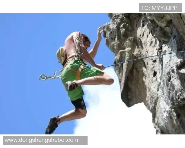 运动数据攀岩巨献深入解析成都攀岩队的战术与训练秘笈